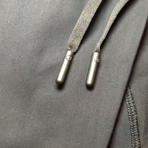 Lululemon Black Woven Crop Pant With Drawstring Waist Women's SIZE 4 - Picture 5 of 6